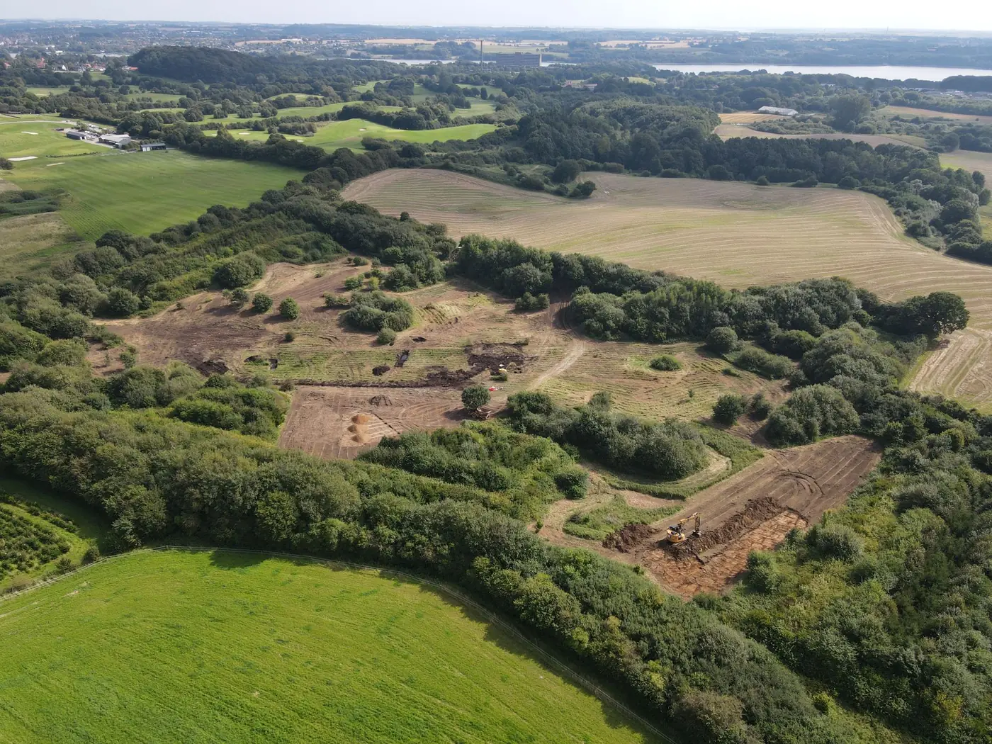 Naturgenopretning med jordarbejde, set fra drone